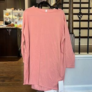 Lululemon Back in action long sleeves dress